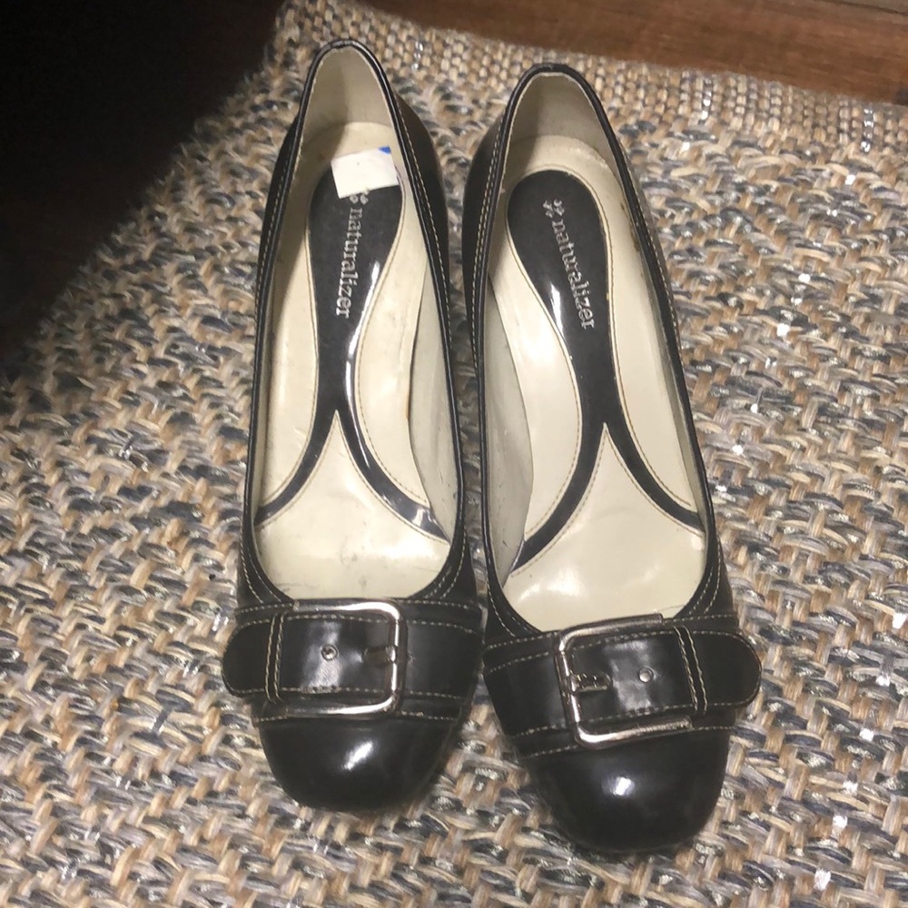 Naturalizer black heels 7
